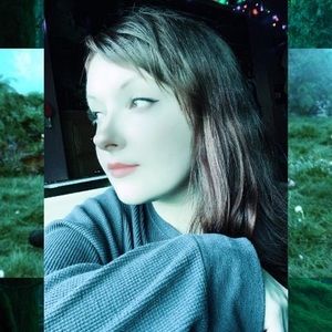 Meet your Posher, Courtney